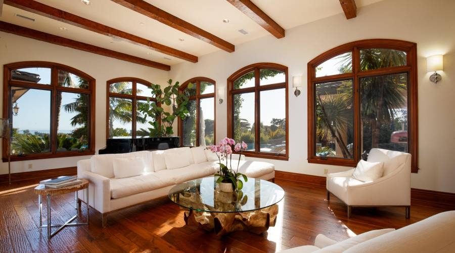 uniquehomeslux's tweet image. Stunning #Tuscanstyle #estate boasting an #infinitypool &amp;amp; spa, custom skateboard track, playing field, 3.6 acres of landscaped land w/ #fruittrees &amp;amp; raised organic garden beds.

-#SantaBarbara #California
-8 Beds
-7,588 Sqft

Linda Lorenzen |(805)886-1842| bit.ly/3RB0rCz
