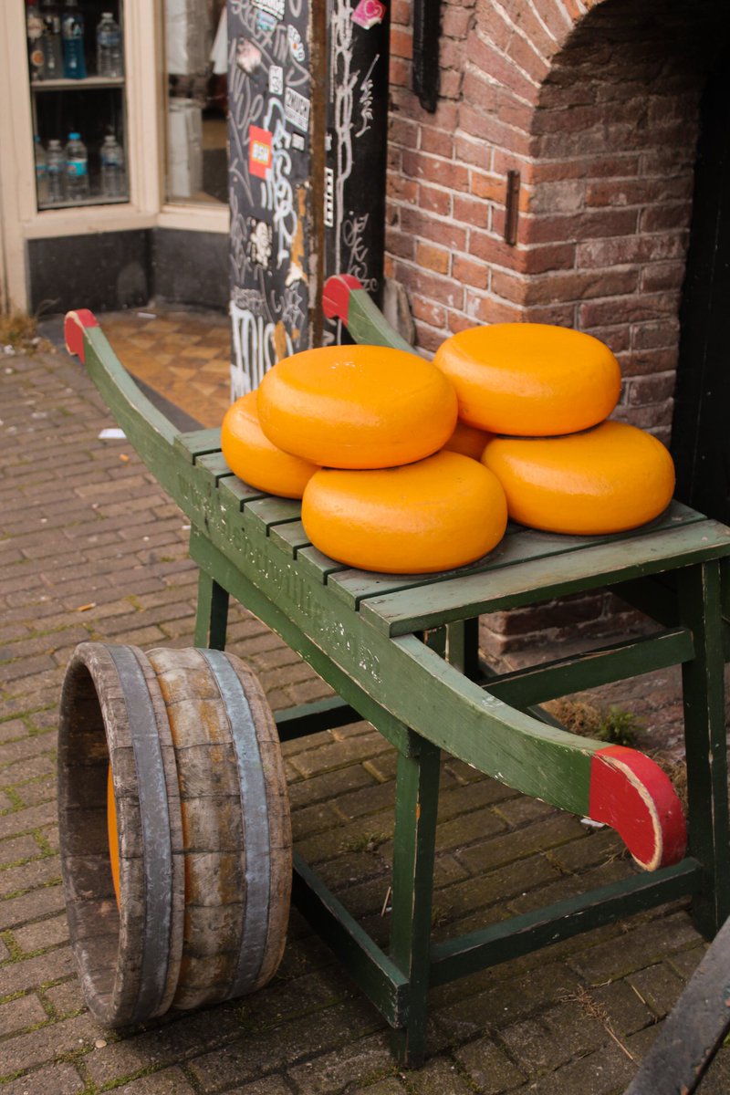 Sxcruzzz's tweet photo. Extractos de Amsterdam, amarillo. Pt.1

 🧀🧀🧀

#Cheese #amsterdam #yellow #amarillo #queso #photography #photooftheday #adobelightroom #fotografia https://t.co/Xb8jGZ45BU