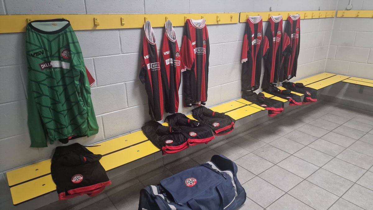 The over 60s Auld Timers are here at Toryglen for the next round of <a href="/WalkingFootScot/">Walking Football Scotland 👣⚽️</a> league fixtures

Thanks to <a href="/dallasmcmillan/">Dallas McMillan</a> for the great new strips Hope we can put some pride in the jerseys today

<a href="/Giffnock_SC/">Giffnock SC</a> 
<a href="/ThinkDifferentE/">ThinkDifferentEvents</a> 
<a href="/LittlesFunerals/">Little's Funeral Service</a>