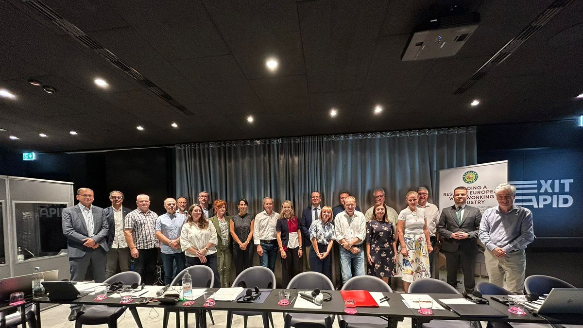 Following the mid-term conference of the EU co-funded project #RESILIENTWOOD social partners are committed to promoting the woodworking industry as sector that offers #modern interesting #rewarding &amp; progressive #careeropportunities - bit.ly/48cTwoG
#EuropeanYearOfSkills