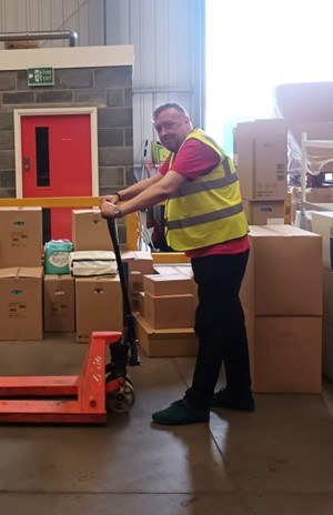 RWT_WEX's tweet photo. Congratulations to the 15 people now employed here after completing our Step Into Work (SIW) Programme. They will be Patient Access Clerks, Healthcare Support Workers and in Warehousing and Transport and Administration/Ward Reception. Full story: https://t.co/tqurW6maUt https://t.co/0uAvrVqwBe