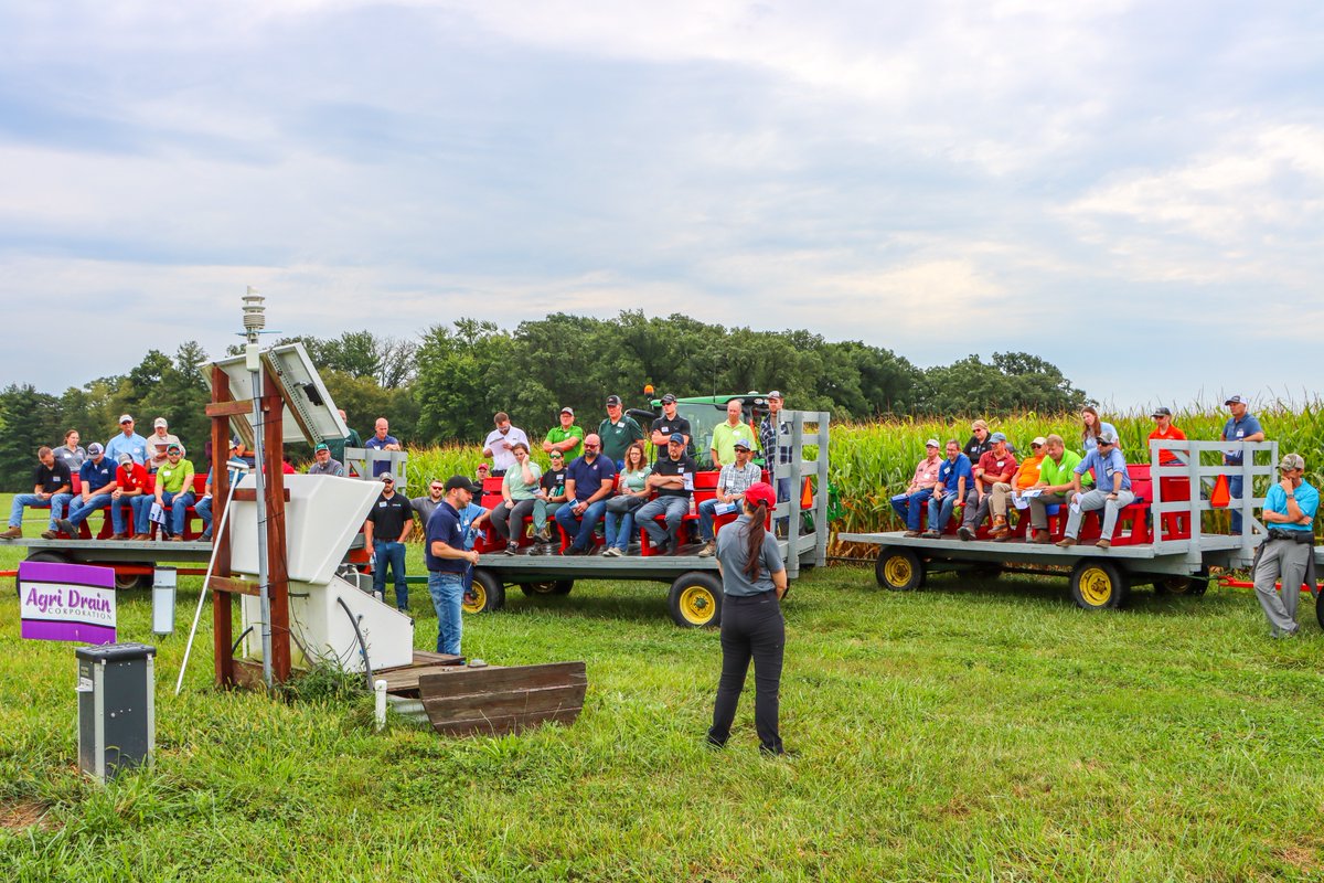 OhioAgriBiz's tweet photo. 80 attendees came together for the 2023 4R Technology Review Field Day at the OSU NW Research Station in Custar last week. Read more here: https://t.co/K3Hqt3qD1O https://t.co/pgKaEK3Kgk