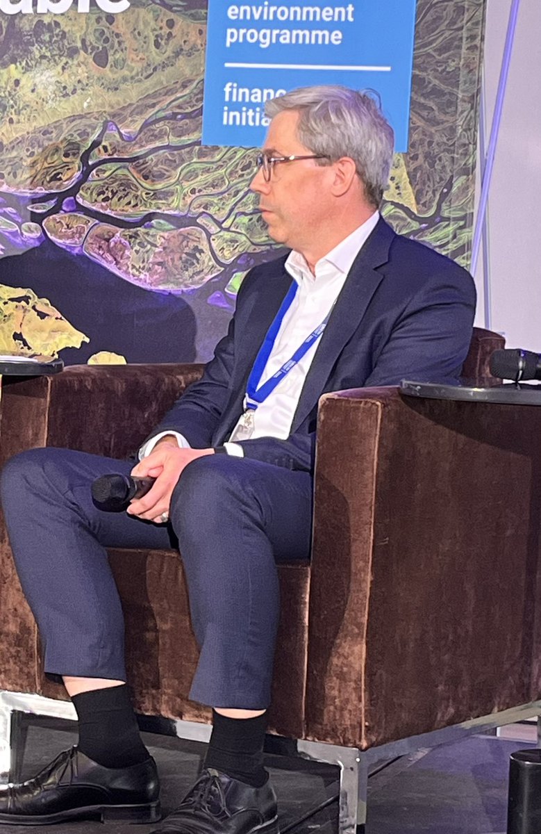 ClimateSt's tweet image. . @MarkusSiefert #dfine highlights the #eefig findings that lending against higher #energyefficiency property is less risky and shows less defaults and arrears independent of income and wealth criterion. He also raises the importance of energy data for finance