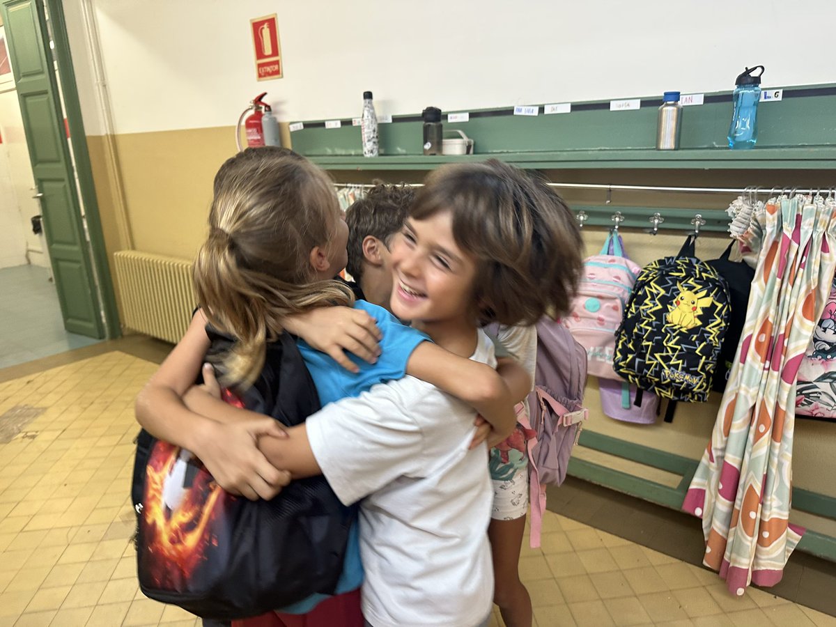 Comencem aquest nou curs amb retrobaments, abraçades i amb molta il.lusió! Preparats i preparades pels nous reptes! :)
