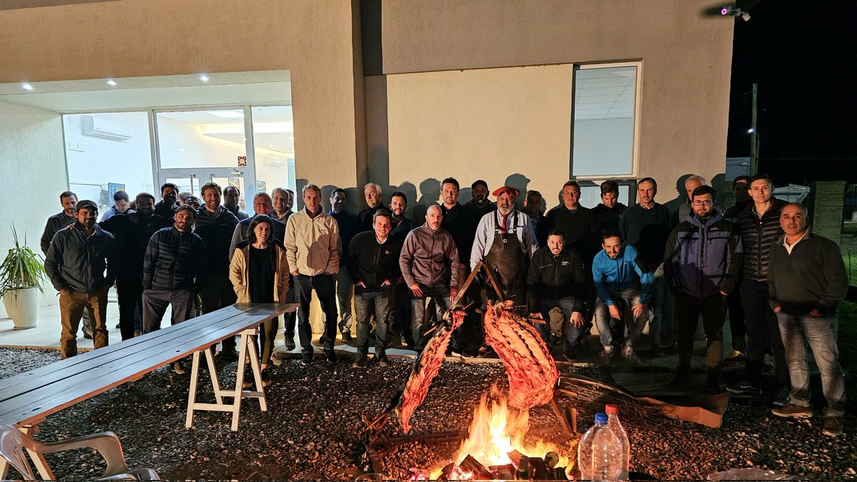 germanc1981's tweet photo. Gran noche junto a asesores de la zona de Marcos Juárez, interesante intercambio sobre las problemáticas de las adversidades del Agro, junto a la presentación de #UtrishaN. Gracias a todos los que se acercaron a compartir esta jornada de #asadodeexpertos
@CortevaARG
@DesabSA https://t.co/67UVGXYRp8