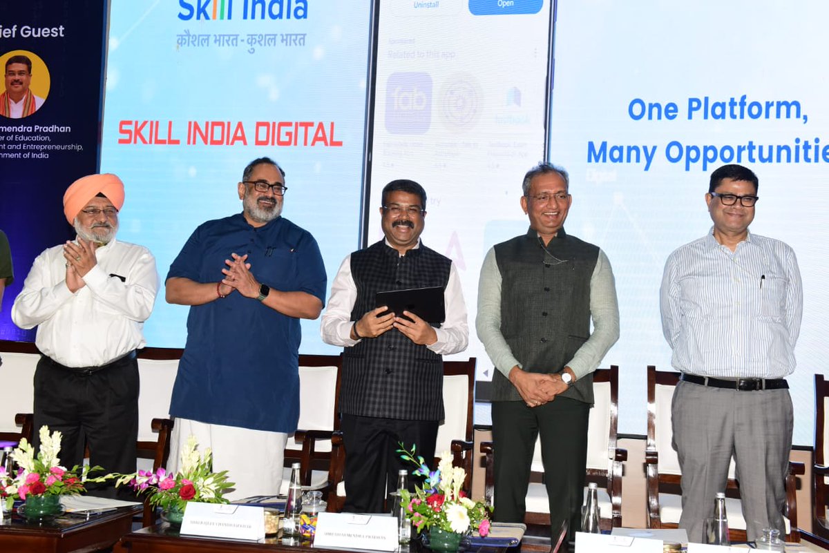 After the global recognition of #DPIs during #G20, today we are building DPIs in #digitalskilling for #YoungIndians.

Attended the launch of #SkillIndiaDigital, this DPI is at the intersection of two of the most important components of PM @narendramodi ji’s vision - #SkillIndia &…