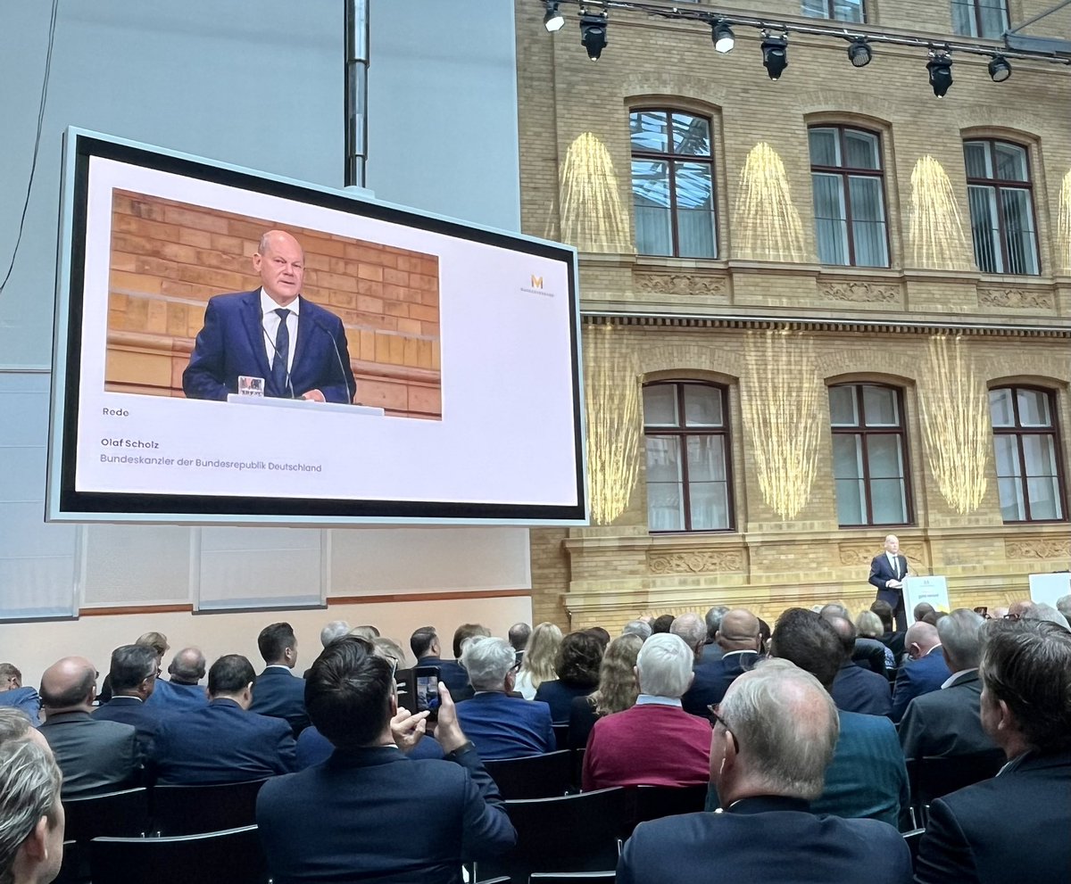 120 Jahre #Markenverband: Bundeskanzler Scholz gratuliert &amp; wirbt für die Marke Deutschland. Mit dem WachstumschancenG werde der Standort D attraktiver. Es gelte „Investitionen jetzt, nicht irgendwann!“  

#MarkeGehtVoran