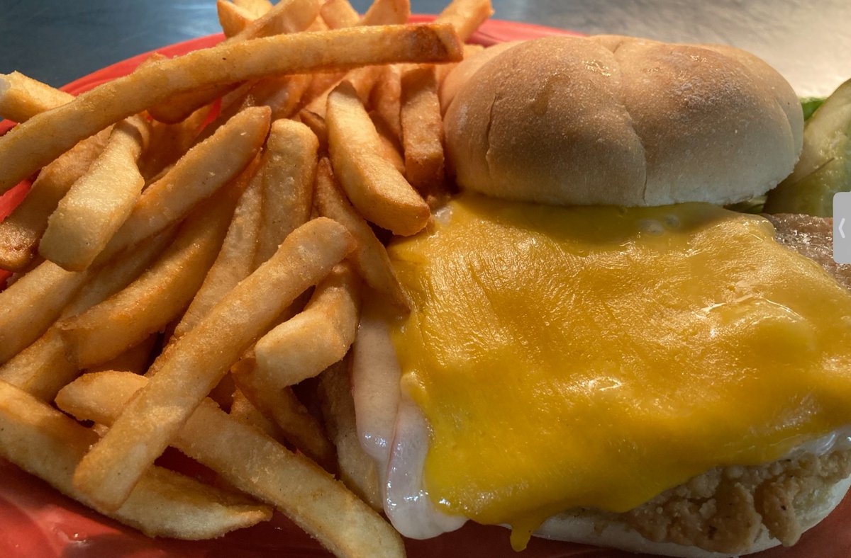 TCsReferee's tweet photo. TC’s DAILY LUNCH MENU SPECIALS are just about perfect, come find your new favorite today, like the scrumptious Chicken Cordon Bleu Sandwich and/or the always-flavorful Gold Chicken Sandwich.
HUMP DAY HOMEMADE SOUPS (9.13.23):
Beer Cheese ++ Bell Pepper Tomato Rice
#LunchLocal https://t.co/YulqfnSYLn
