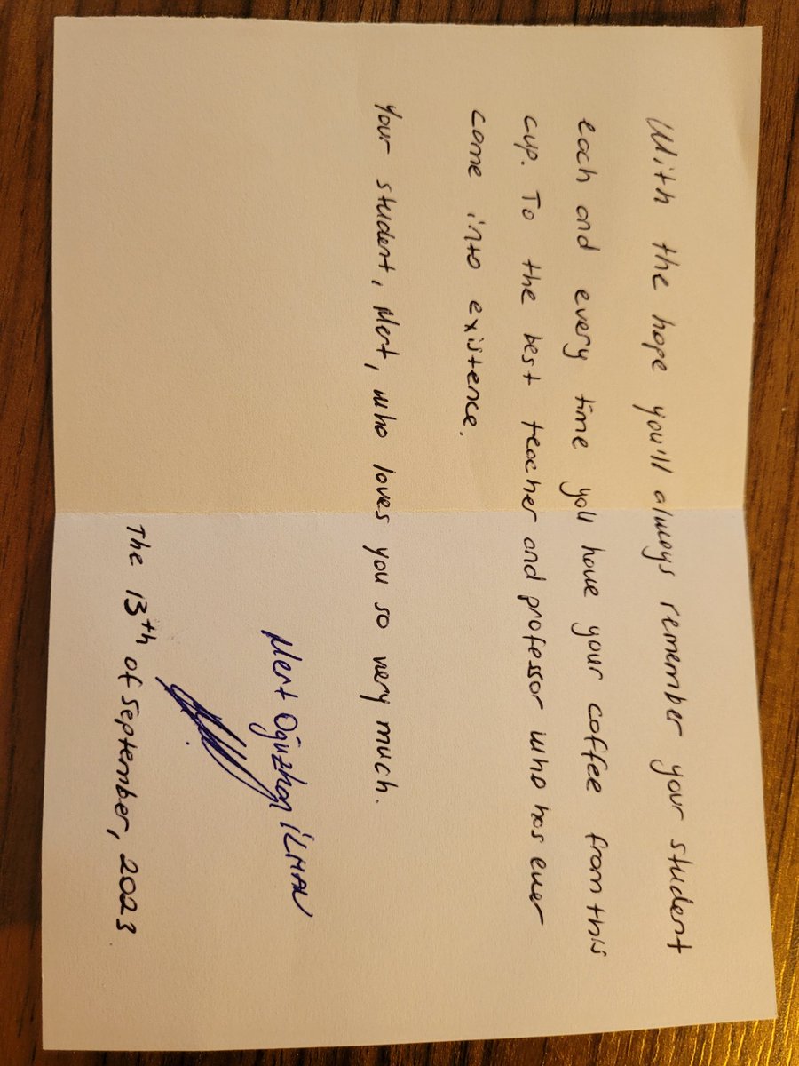 MehmetE51135577's tweet image. Bugün çok kıymetli öğrencim, kardeşim Mert Oğuzhan İlhan beni ziyaret etti. İnanılmaz başarılı bir öğrenci. Mert&apos;i ileride hiç şüphesiz harika yerlerde göreceğiz. Ama bence çok daha mühimi, Mert ailesinden harika bir eğitim almış, tam bir beyefendi. Bahtın açık olsun Mert&apos;ciğim.