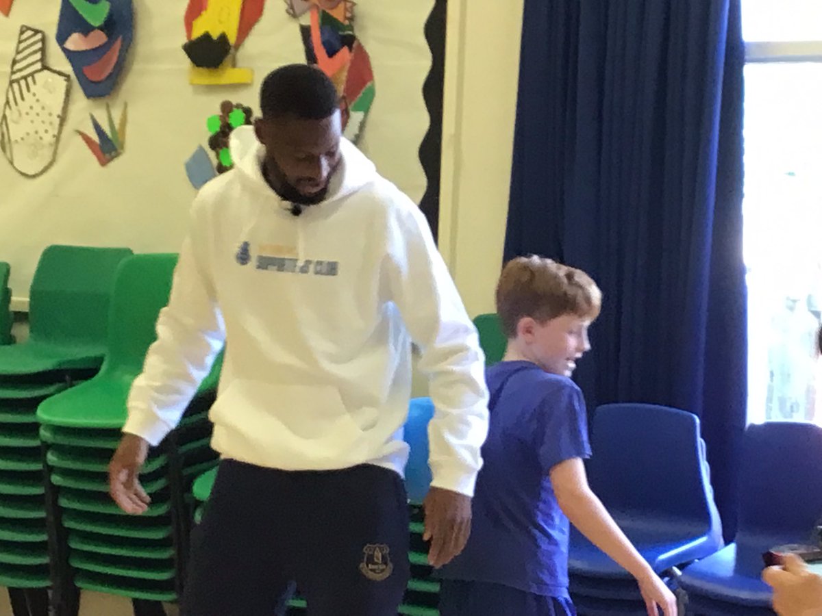 muchwooltonsch's tweet photo. A great afternoon with Everton In The Community and a surprise visit from Beto himself! #teamwoork @Everton  @EITC @SkySportsPL https://t.co/9te0VhcSu9