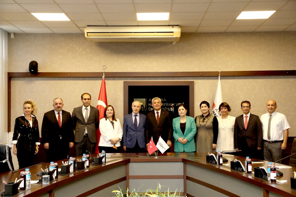 hacibayramedutr's tweet photo. Üniversitemiz ile Özbekistan Nizami’nin Adını Taşıyan Taşkent Devlet Pedagoji Üniversitesi arasında, dostluğu pekiştirmek ve ortak akademik çalışmalar yürütmek amacıyla iş birliği protokolü imzalandı.

🔗https://t.co/GQjoCj3eKG https://t.co/MrasiMjzfK
