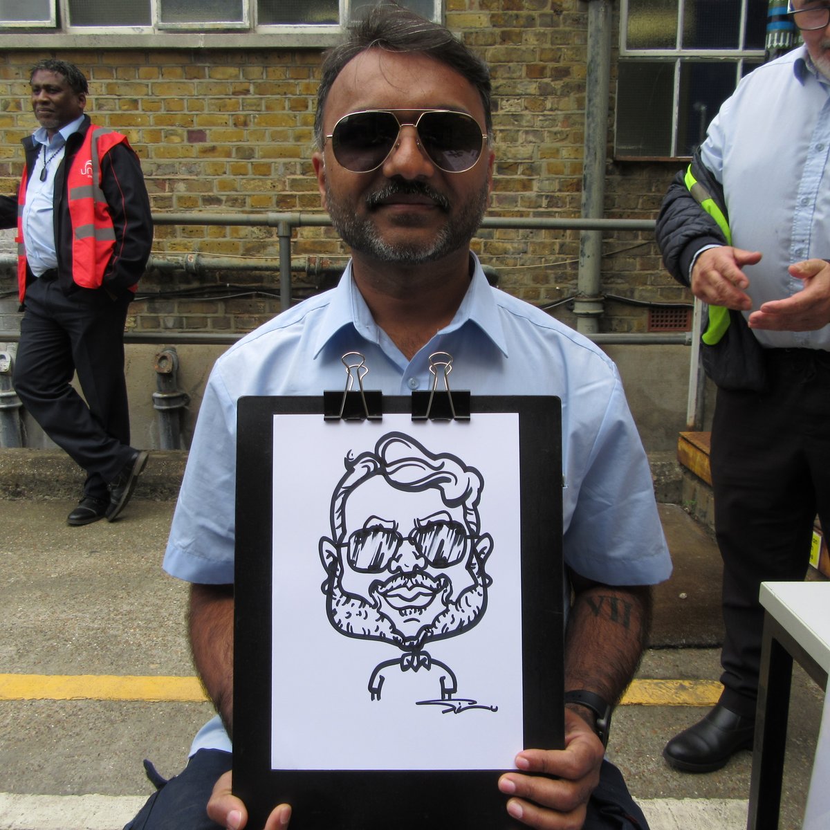 SiluCartoon's tweet photo. Live Caricature for Metroline London @ Harrow Weald Bus Garage 2023-07-21 https://t.co/pCRb4Yauj6