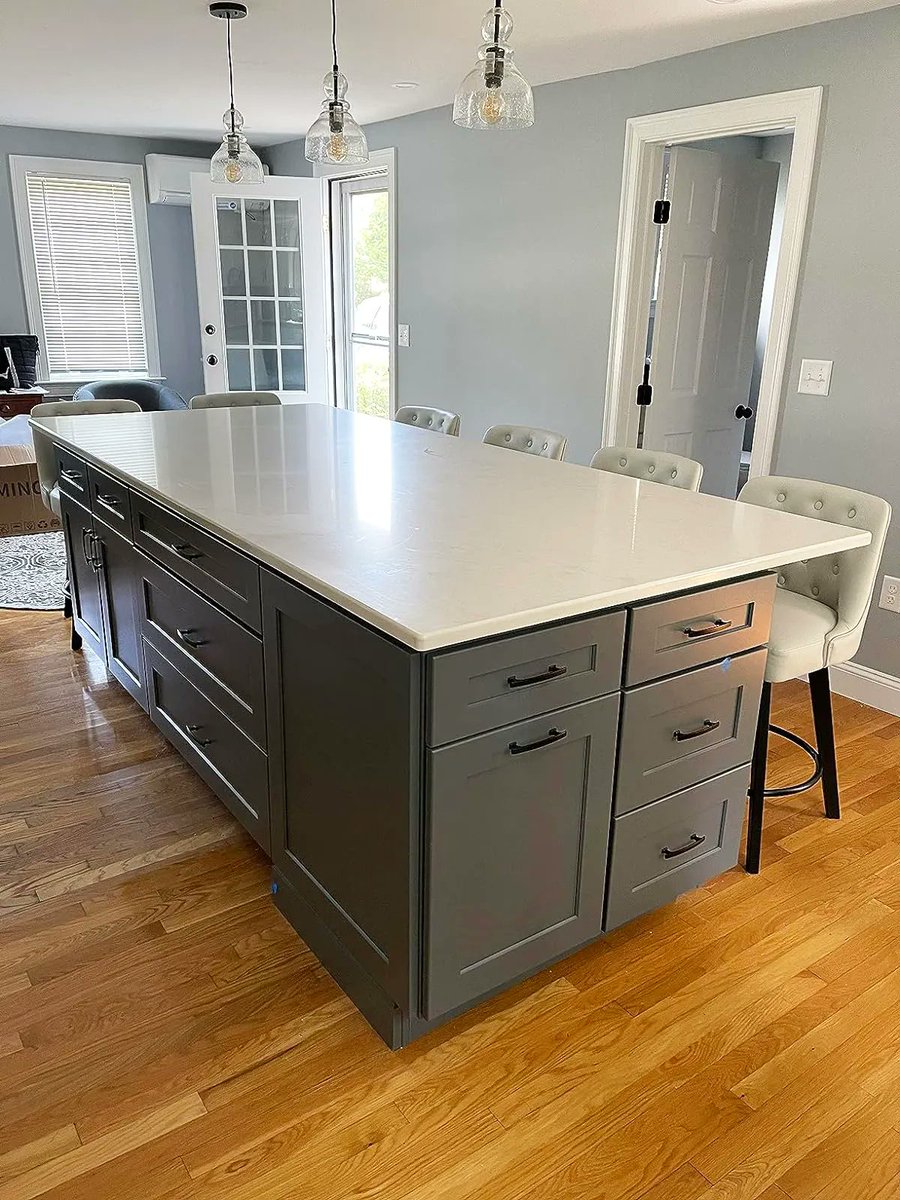 mincetaliving's tweet image. The great thing about our stool is that it's the perfect pairing to any kitchen.
🔍: Lucas Counter Stool
📸: @kanglan
#Minceta #counterstool #diningroom #CustomerLove #blue #image #kitchen #modern #barstool