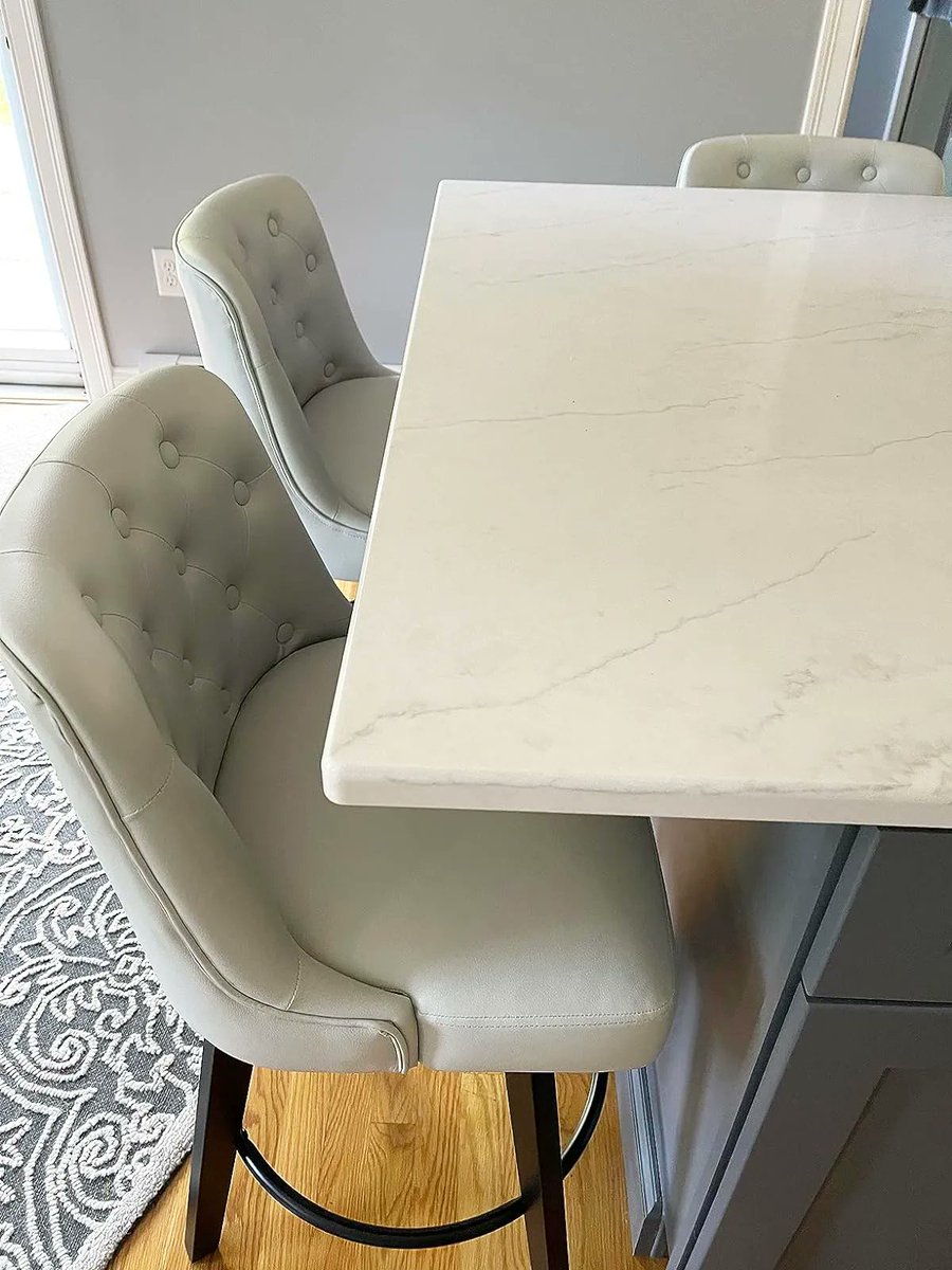 mincetaliving's tweet image. The great thing about our stool is that it's the perfect pairing to any kitchen.
🔍: Lucas Counter Stool
📸: @kanglan
#Minceta #counterstool #diningroom #CustomerLove #blue #image #kitchen #modern #barstool