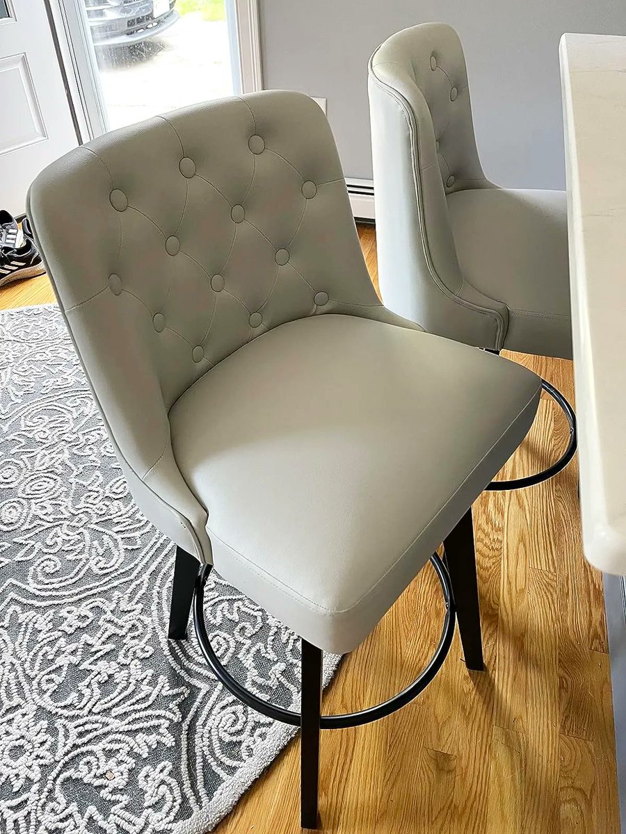mincetaliving's tweet image. The great thing about our stool is that it's the perfect pairing to any kitchen.
🔍: Lucas Counter Stool
📸: @kanglan
#Minceta #counterstool #diningroom #CustomerLove #blue #image #kitchen #modern #barstool