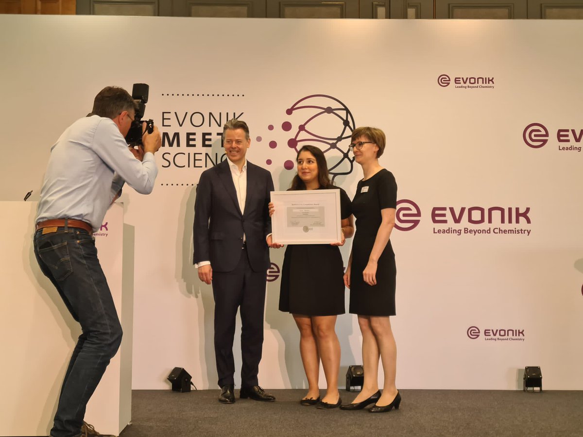 Azhdari, Suna tweet media