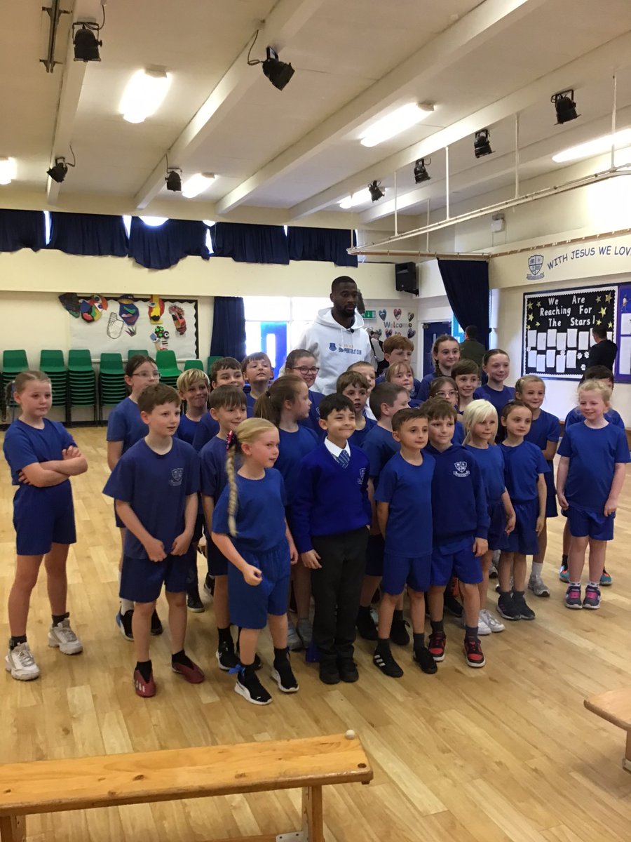 muchwooltonsch's tweet photo. A great afternoon with Everton In The Community and a surprise visit from Beto himself! #teamwoork @Everton  @EITC @SkySportsPLP https://t.co/O1wxntagBo