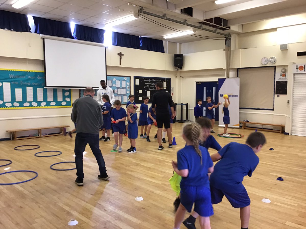 muchwooltonsch's tweet photo. A great afternoon with Everton In The Community and a surprise visit from Beto himself! #teamwoork @Everton  @EITC @SkySportsPLP https://t.co/O1wxntagBo