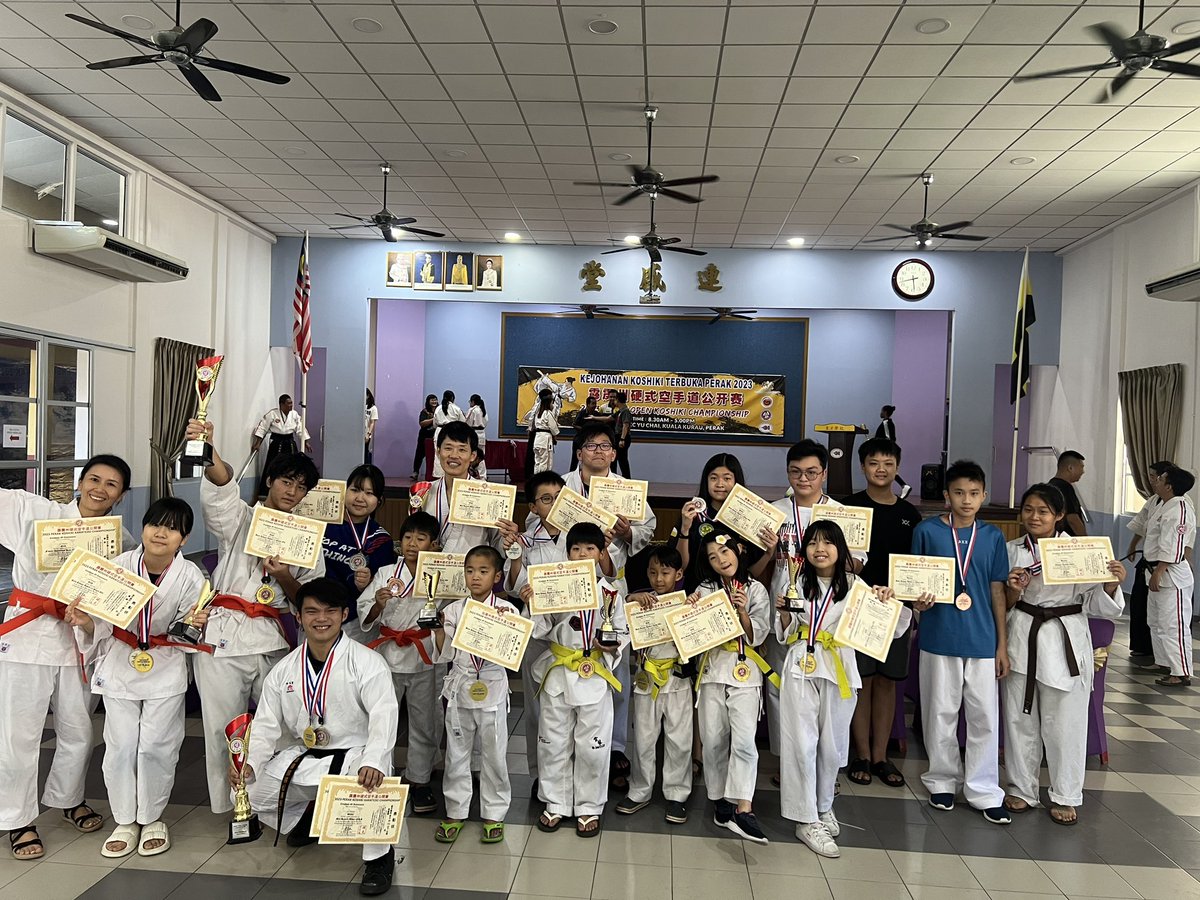 Stevensu3190's tweet photo. Perak Open Karate-Do Koshiki Championship 27/8 August/2023 #PersatuanKarateDoShotokanNegeriPerak #karatedo #manjungkaratedo #perakkaratedo #Karatedoperak #karatecoach #martialart #fitness #Coach #Selfdefense 
#shotokankaratedoperak 
#霹雳国际空手道松濤館 https://t.co/zr3v6z6CcK