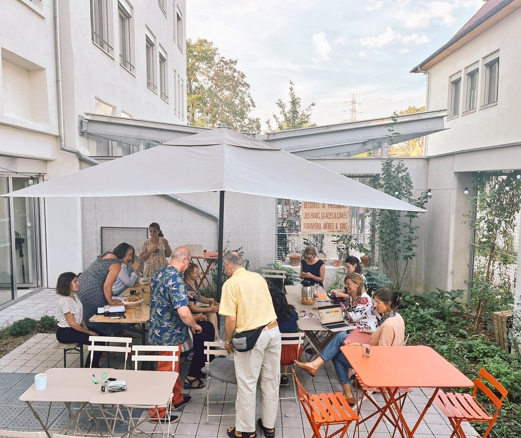 agathebinnert's tweet photo. Petit-déjeuner du réseau des référents de proximité sur l'emploi 🇨🇵 🇩🇪 à #Kaleidoscoop, pr évoquer nos actualités en toute convivialité. 
L'occasion de présenter en avant-première le programme d'animations du lieu ressource transfrontalier, désormais ouvert du lundi ou vendredi ! https://t.co/rspv51z0wU