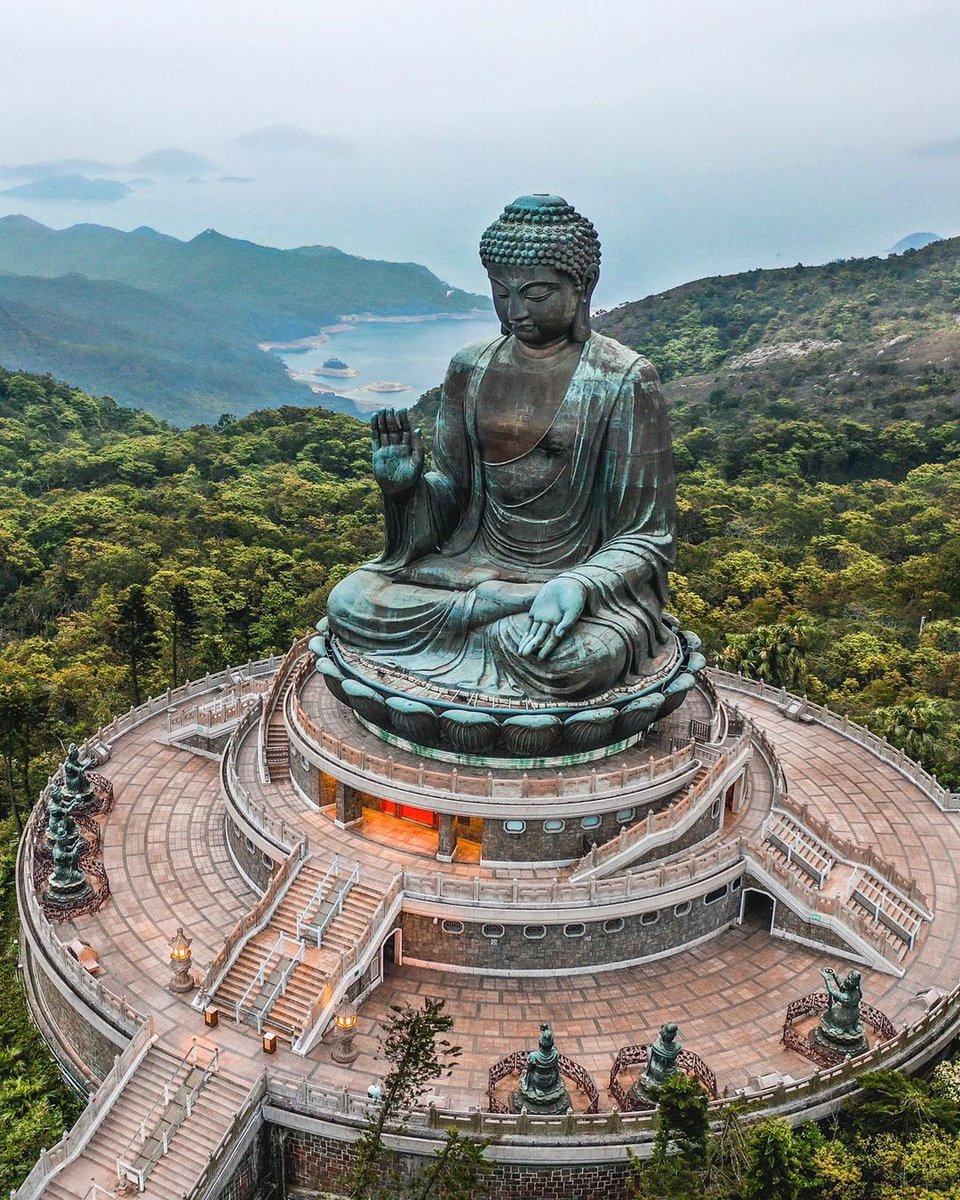 Discovering the Tian Tan Buddha in Lantau Island, Hong Kong

📸: Instagram/world_walkerz

#tiantanbuddha #hongkong #hk #discoverhongkong #thediscoverer #traveling #travelling #traveler #traveltheworld  #traveladdict #travellife #traveldiaries #travelpics #travelawesome