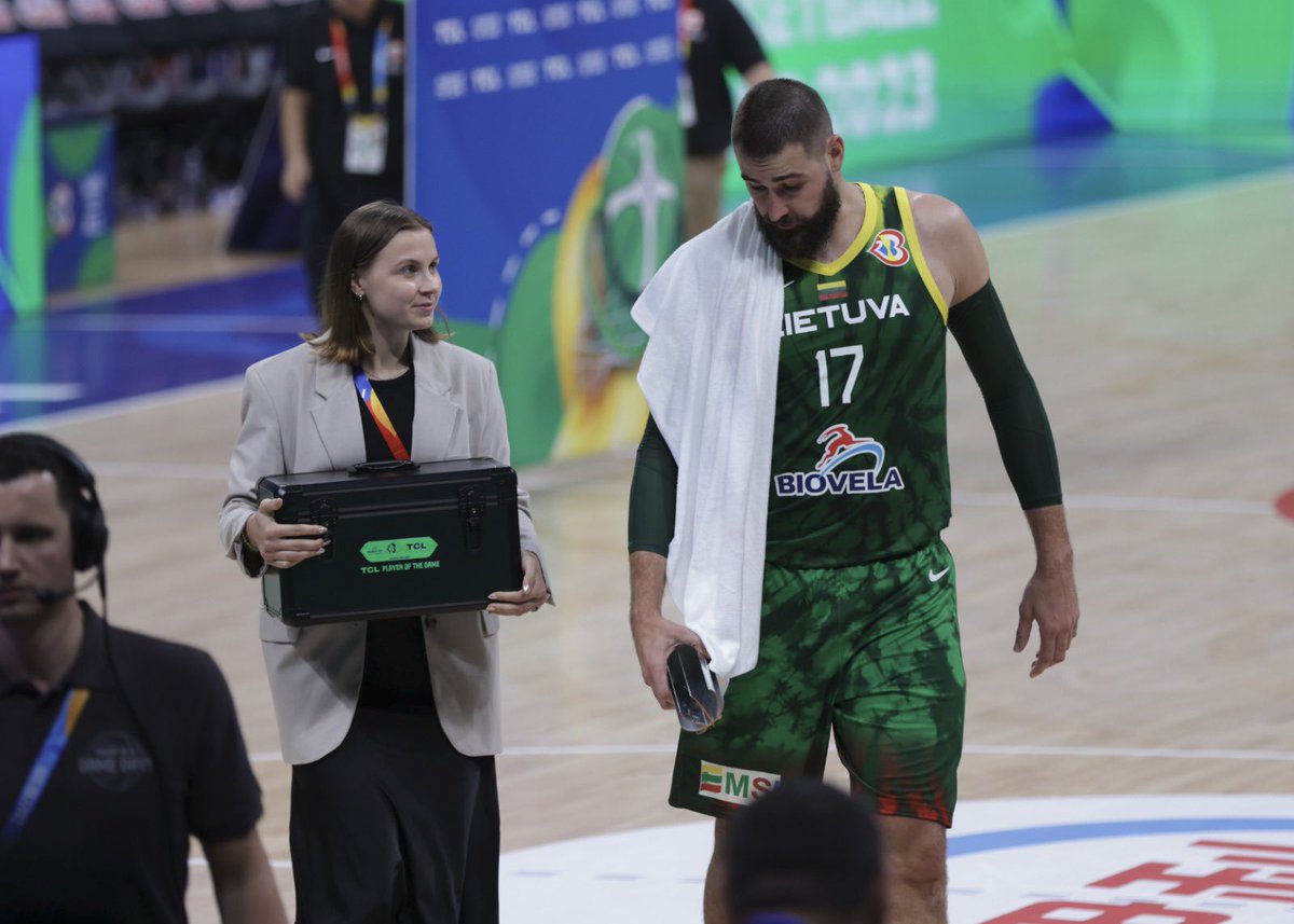 OMoskari's tweet photo. Felt good to be back on the court again 🏀👩🏻‍💻#fibawc https://t.co/LlYVxNo6Be