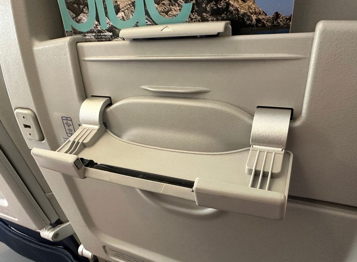 Aegean’s new business class: well above Eurobusiness average runwaygirlnetwork.com/2023/09/aegean… A #nosetotail trip report by <a href="/thatjohn/">John Walton • @thatjohn.bsky.social</a> #paxex #avgeek