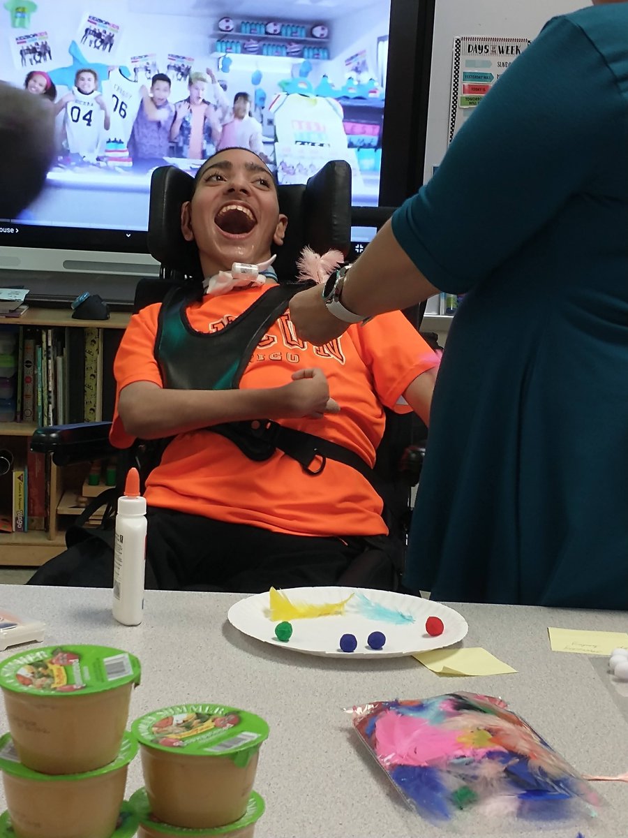 CHPLibraryJCPS's tweet image. We are making our mark at Churchill Park!  Celebrating #internationaldotday this week! @JCPSLMSDrLynn @JCPS_LMS @krissyLee2 @CHPCRUSADERS @peterhreynolds @JCPSKY @JCPSDEP1 @JCPSSuper @JCASLKY @JCPSZone2