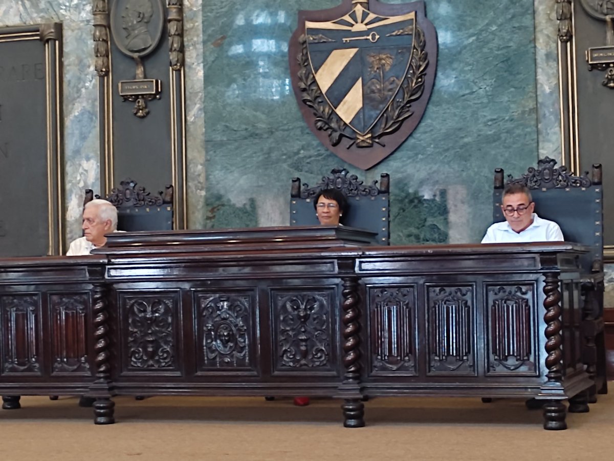 AuroraFdez19's tweet photo. Ceremonia de inauguración del recién creado Consejo de Investigación de Ciencias Básicas Félix Varela, de la @UdeLaHabana
Tendrá como misión esencial impulsar las investigaciones y doctorados en ciencias básicas en beneficio del desarrollo de #Cuba https://t.co/9iDRPO6Fcc