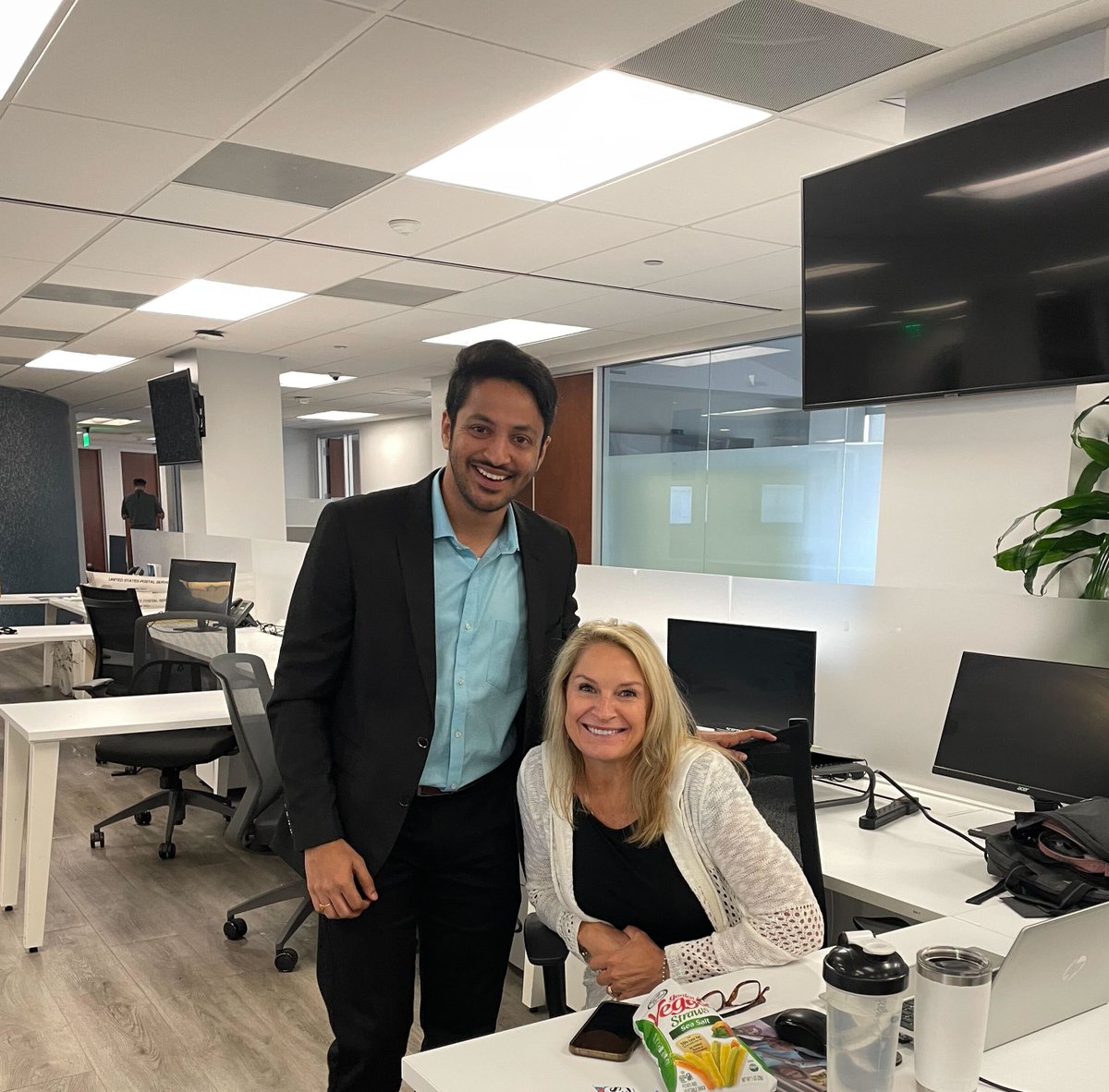 EpisourceLLC's tweet photo. Last month, the Revenue team had the incredible opportunity to come together at our headquarters in Gardena, CA. From insightful discussions that sparked creativity to laughter-filled memories, it was an unforgettable experience!
#Episource #AdvancePossibility #ExpertTeams https://t.co/R2LWLP9uA9