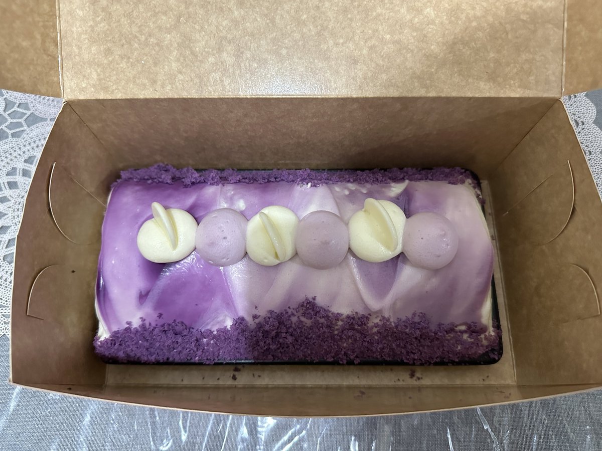 Jacob_338's tweet photo. 今夜はサプライズでケーキをいただきました。Ube Cakeは初めてでしたがとても美味しかった。とにかくありがとう。

#Ubecake https://t.co/kguVyTppvd