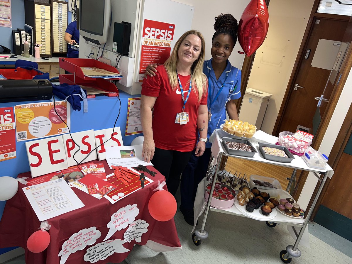 Our lovely staff raising SEPSIS awareness on World SEPSIS day ❤️ 
@sepsislthtr
@UKSepsisTrust @jackie_denton1
@DDNDMedLTHTR
#SepsisAwareness 
#teammau