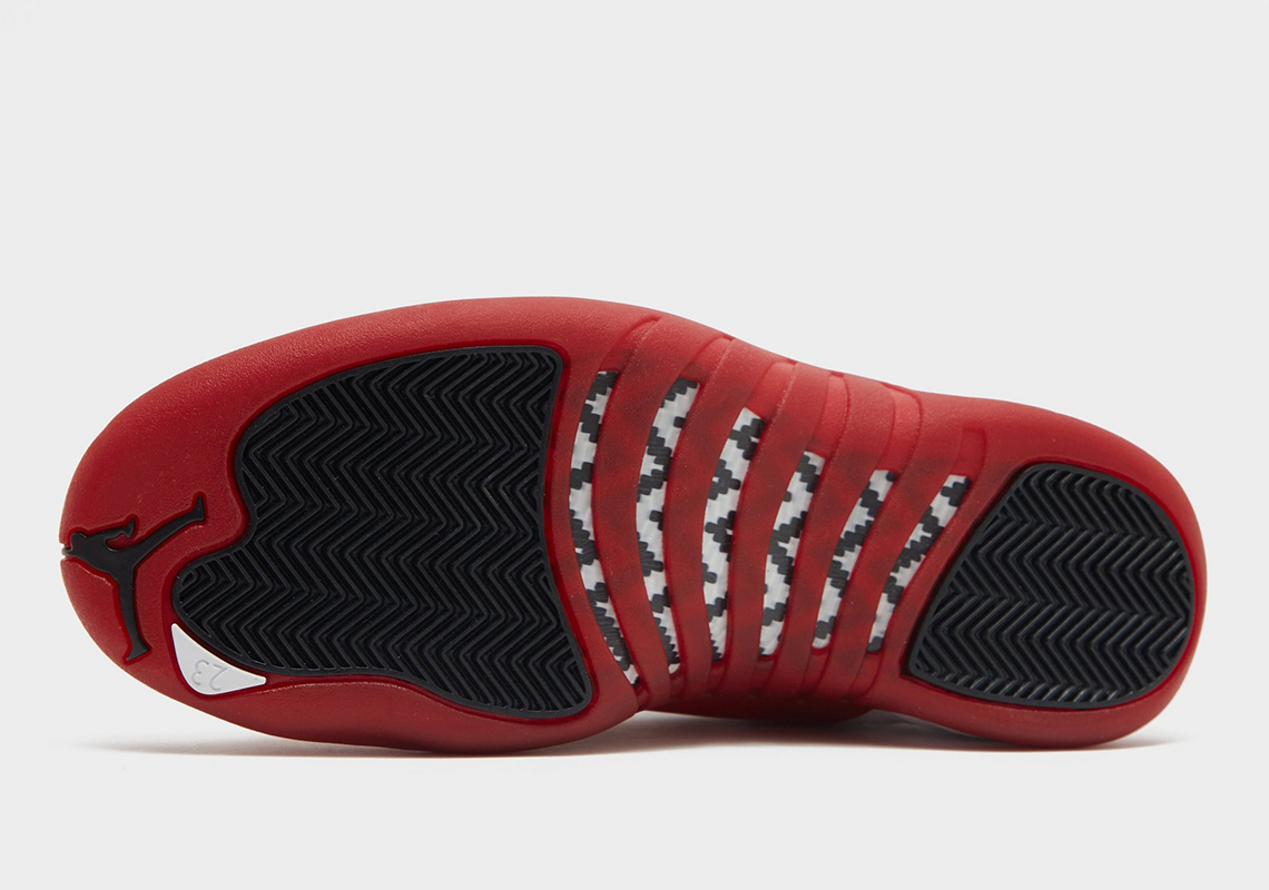 SneakerNews's tweet photo. AIR JORDAN 12 "CHERRY" 🍒
Official Retailer Images
Release Date: October 28th, 2023 ($210)
Full Family Sizes 👨‍👩‍👧‍👦 https://t.co/JZlcxnVesv