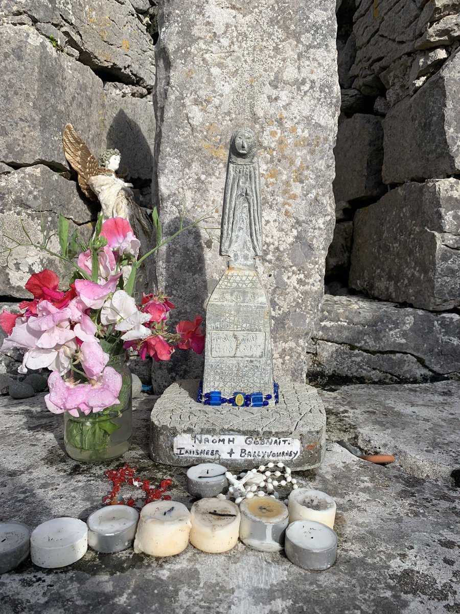 Unreal weekend in the beautiful Inis Oírr for the <a href="/LeftBlocIreland/">Left Bloc</a> Scoil Chois Claí. An incredible weekend of political education and discussion. 

It was a privilege to hear some amazing speakers such as Clare Daly and Bernadette McAlliskey. 

Til next year!