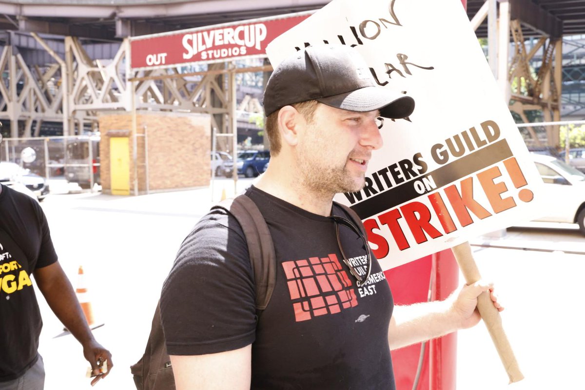 KStomsvik's tweet photo. Writers on strike at Long Island City Silvercup Studios on July 5, 2023. https://t.co/Bhy5oahZfR