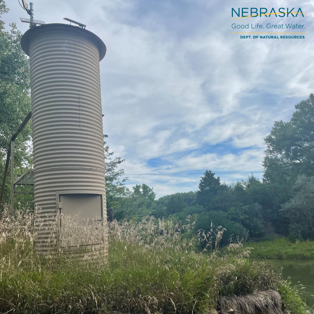 Have you seen one of these structures by a canal or stream and wondered what the heck it was? It's a streamgage house! It stores the equipment DNR and local NRDs use to record streamflow!

#WaterWednesday #Streamgaging #NeDNR