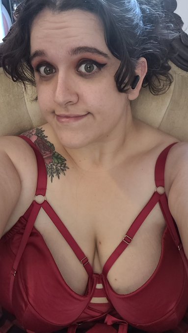 I love waking up to the notifications that my video posted and already has 100+ views on @xhamstercom<a href="/tag/tittytuesday"class="tags"><span>#tittytuesday</span></a>