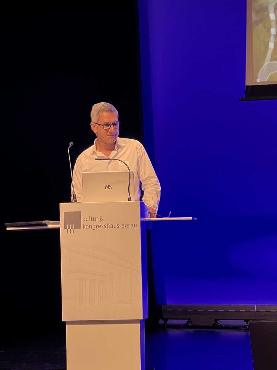 Sergio Baumann, CEO des KSA geniesst voller Stolz das Geburtstagsgeschenk seines Sohnes: cooles Ad-Video zum KSA Neubau. Eindrücklich, was alles angedacht ist!