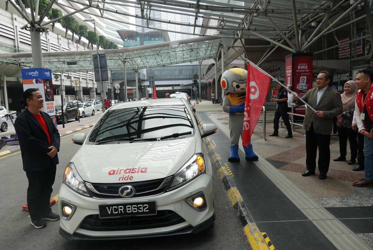 airasia's tweet photo. Another day, another partnership! 🤝✨
We're happy to announce that #airasiaride's officially the e-hailing partner for #KTMBerhad! 🚆🚗

Tap to know more and receive a special treat. 👉 https://t.co/pVZBRY0qY8 😉

#airasiaSuperapp #OneStopTravelSuperapp #ExploreTheWorld #airasiaNews