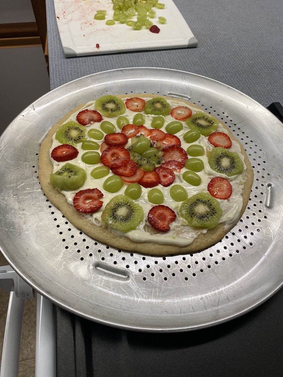 LuetschA's tweet photo. Culinary 1 practicing their cutting and design skills with fruit pizza https://t.co/jhVhhb0UZi