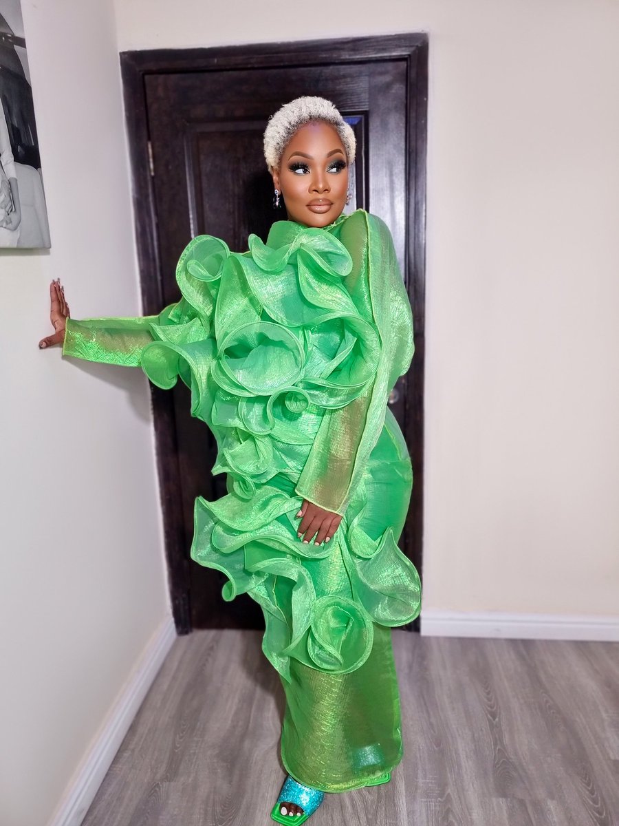 ToolzO's tweet image. #AboutLastNight 

Dress: @ciscacecilrtw 
Makeup: @egbon_olamide 

#Toolz #ToolzO #CurvyGirlsRock