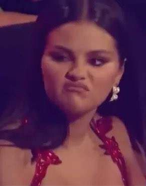 bxbygIow's tweet photo. @PopBase If that’s what she wants….. https://t.co/daHSGTayPK