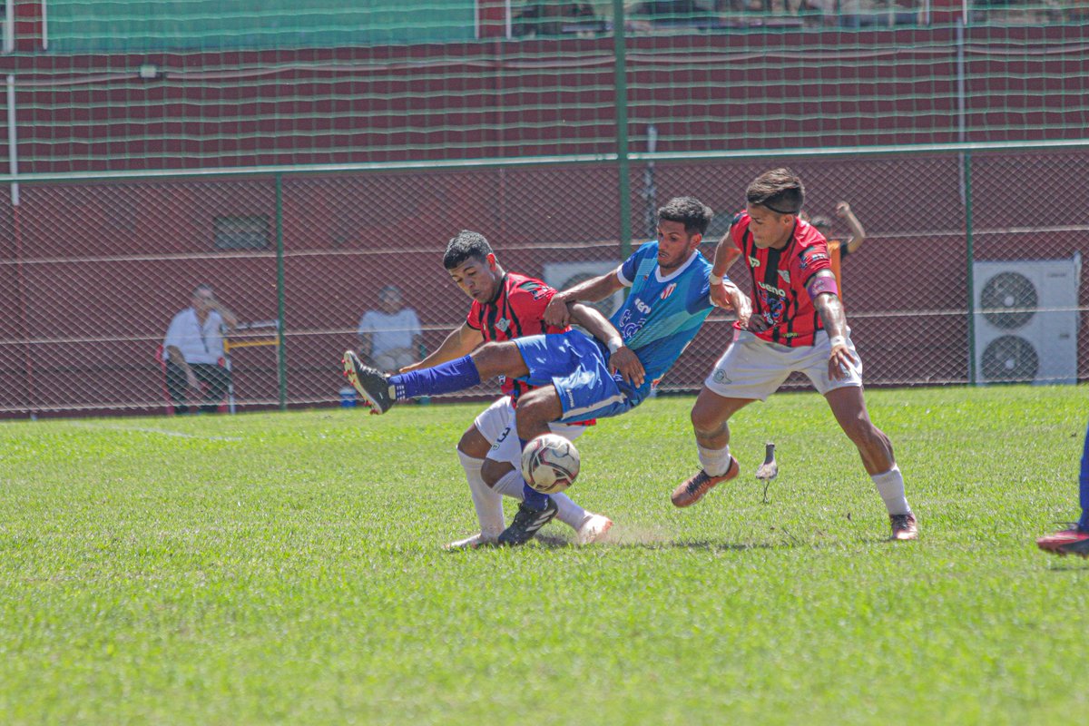 pilcomayo_fbc's tweet photo. FECHA 17

PRIMERA

Imágenes del encuentro ante Capitan Figari.

C. Figari 3-1 Pilcomayo

Gol
Lucas Lopez

¡VAMOS PILCO!
¡SOMOS PILCO!

#somospilco #pilcomayo #clubpilcomayo #primera #marianoroquealonso #Clubpilcomayo #albinegro #apfprimerac #primerac https://t.co/q2jkeB5tJG