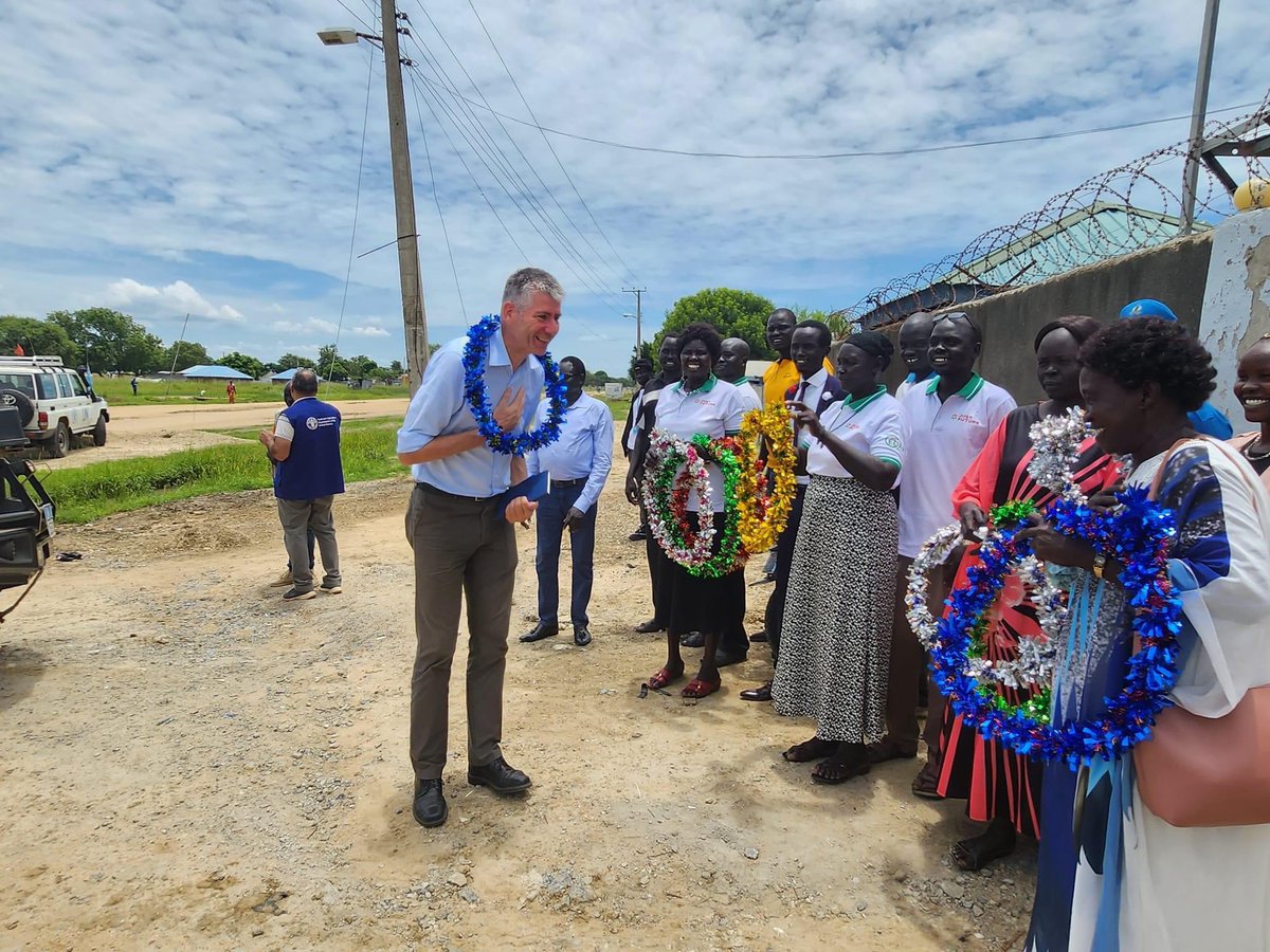 SFCG_SS's tweet photo. Today, we received in Bor a delegation from the Netherlands Ministry of Foreign Affairs led by Deputy Head of Mission to #SSD, Mr. Bouwe-Jan Smeding. The delegation interacted with the project participants of the Just Future Project funded by Dutch government. 
#SSOT https://t.co/P62jGaQfCX