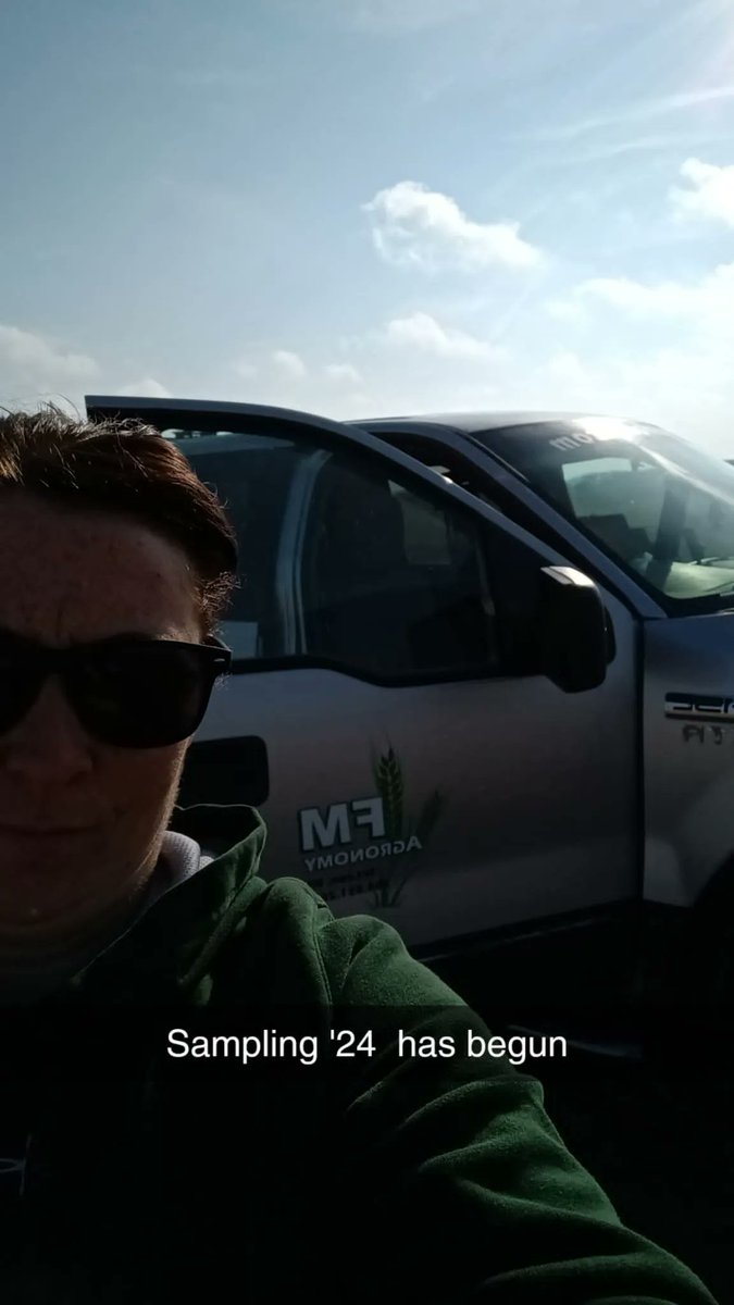 bmartelag's tweet image. The caption says it all! 🗨️ 

Fall Soil sampling has officially begun here at FM Agronomy! 🥳 
Excited to get a deeper look at what's happening out there in the fields.

#soilsampling #Fallsampling #agtech #agmb #agriculture #AgTwitter