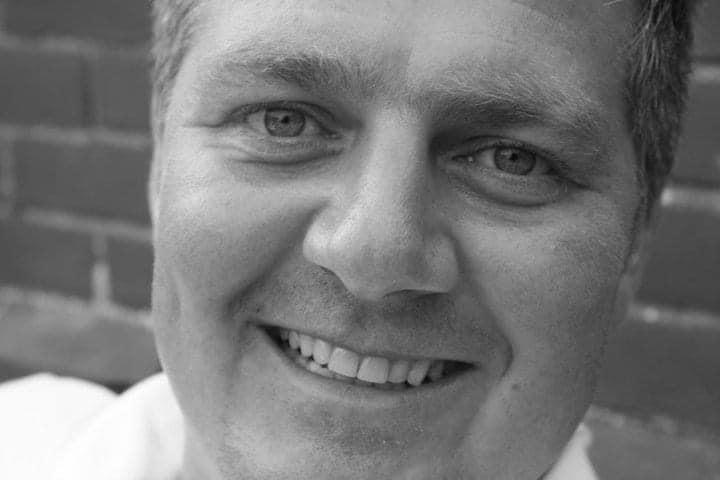 Hundreds of people turned out to line the route and celebrate the life of an "inspirational" man who "touched so many hearts." lowestoftjournal.co.uk/news/23786653.…