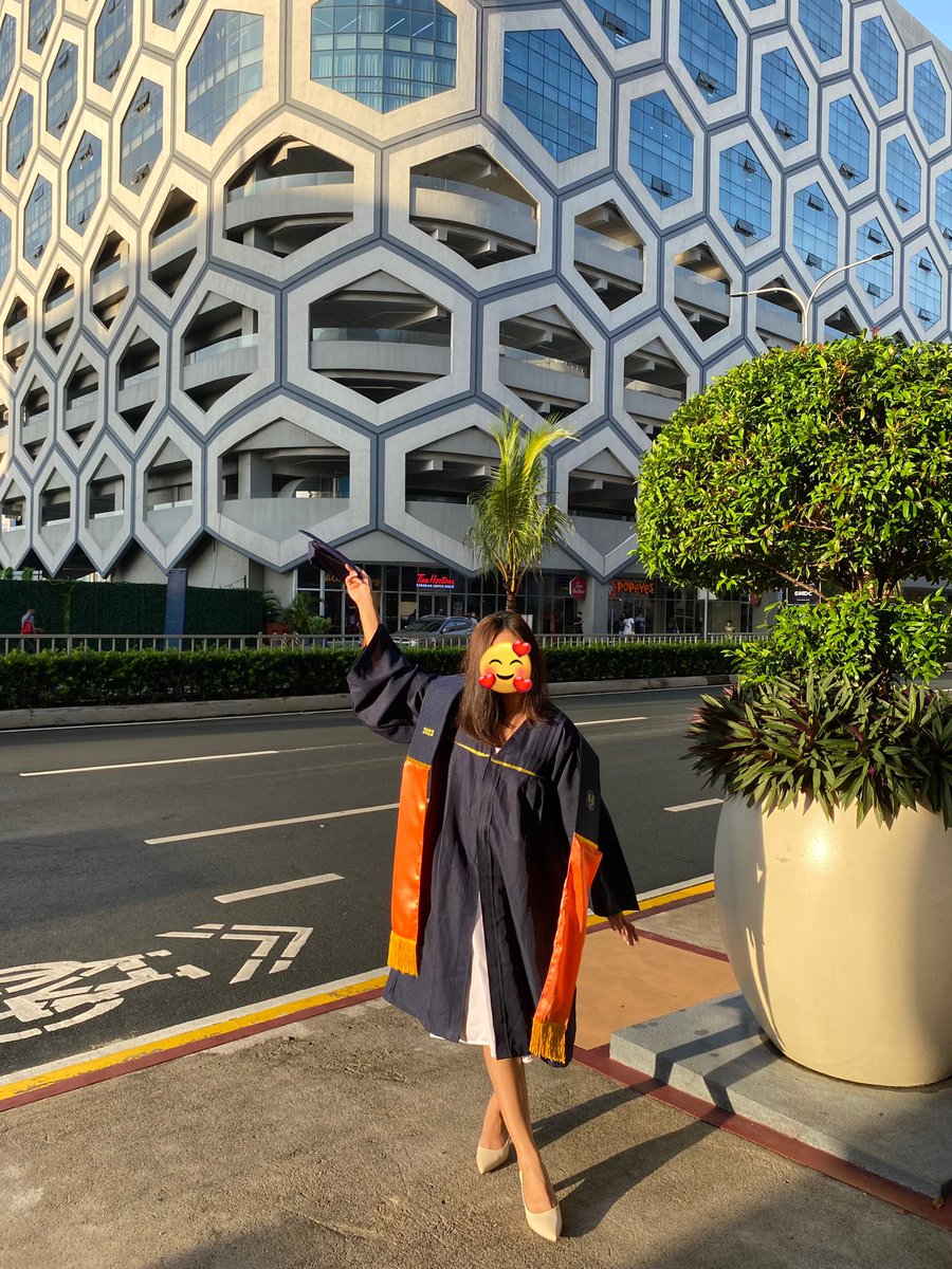 mingkathae's tweet photo. Officially palamunin 😂 Need to work na for “Follow” con 🥹 https://t.co/eeRANUrl9V