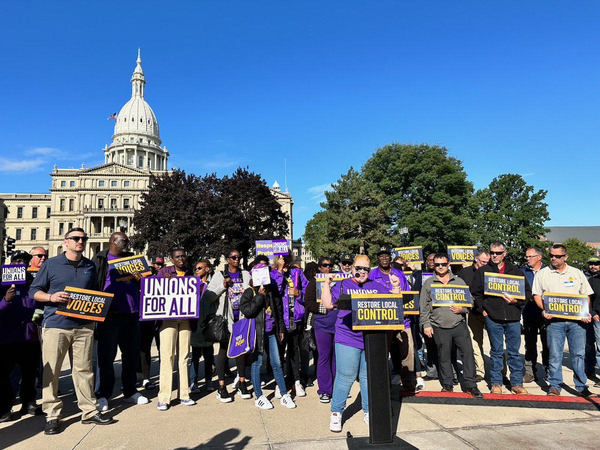 MichiganSeiu's tweet photo. 💥💥NOW: Working people from across MI, with labor &amp; community allies, are in Lansing to demand a Michigan that works for ALL! 

We’re letting state legislators know: It’s time to restore local control &amp; end abusive preemption for good jobs and thriving communities! #mileg https://t.co/DHI2C7V9Eb