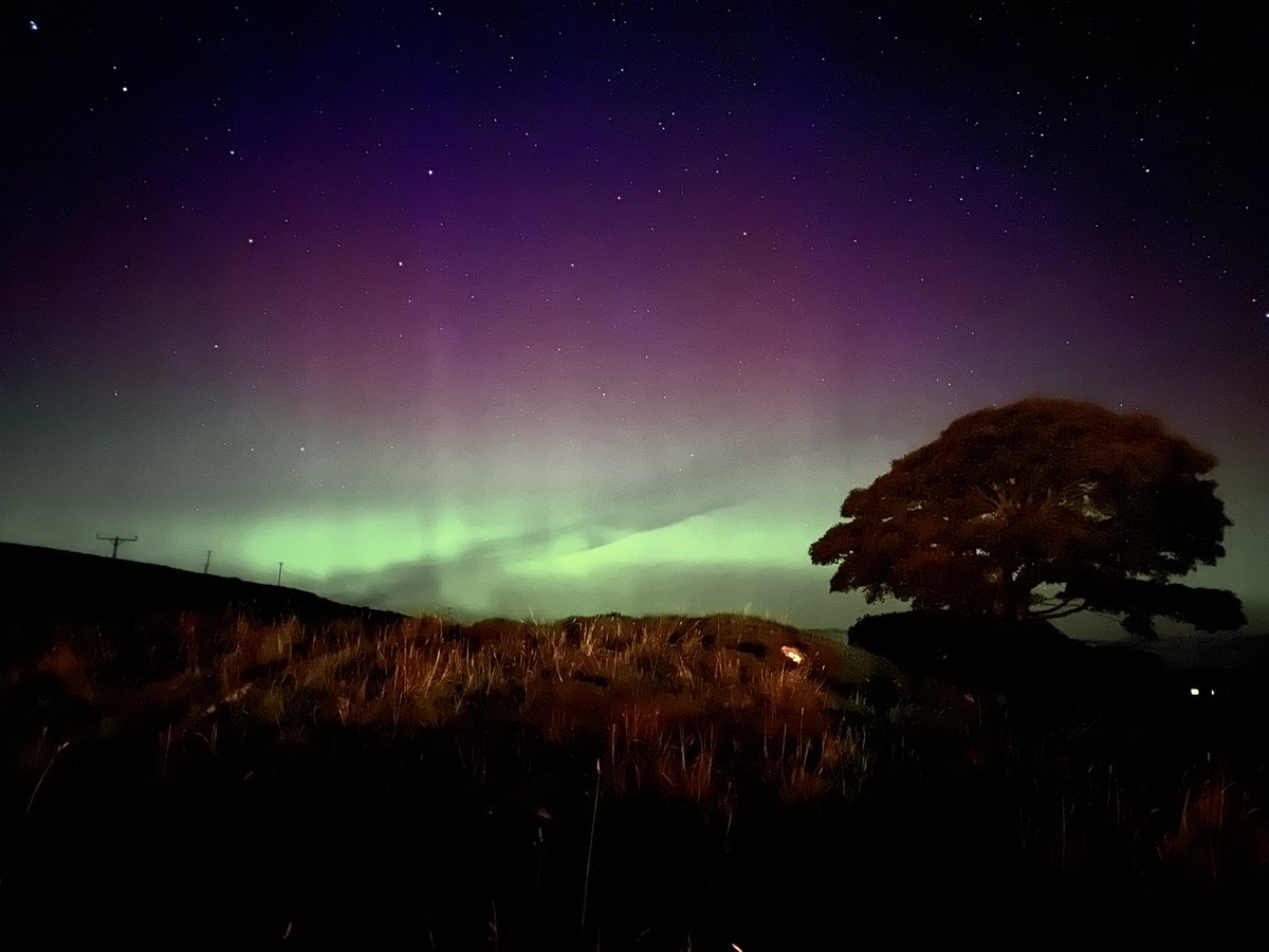 ewandg's tweet image. Northern lights last night #isleofislay #northernlights #aurora