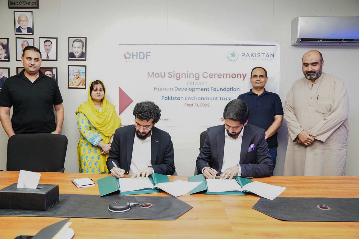 HDF and Pakistan Environment Trust (PET) sign an MoU and partner for a #GreenPakistan through #SustainableEnvironment initiatives, focusing on carbon sequestration, #reforestation and community engagement. #CarbonMarkets #CarbonCredits #PET #hdf